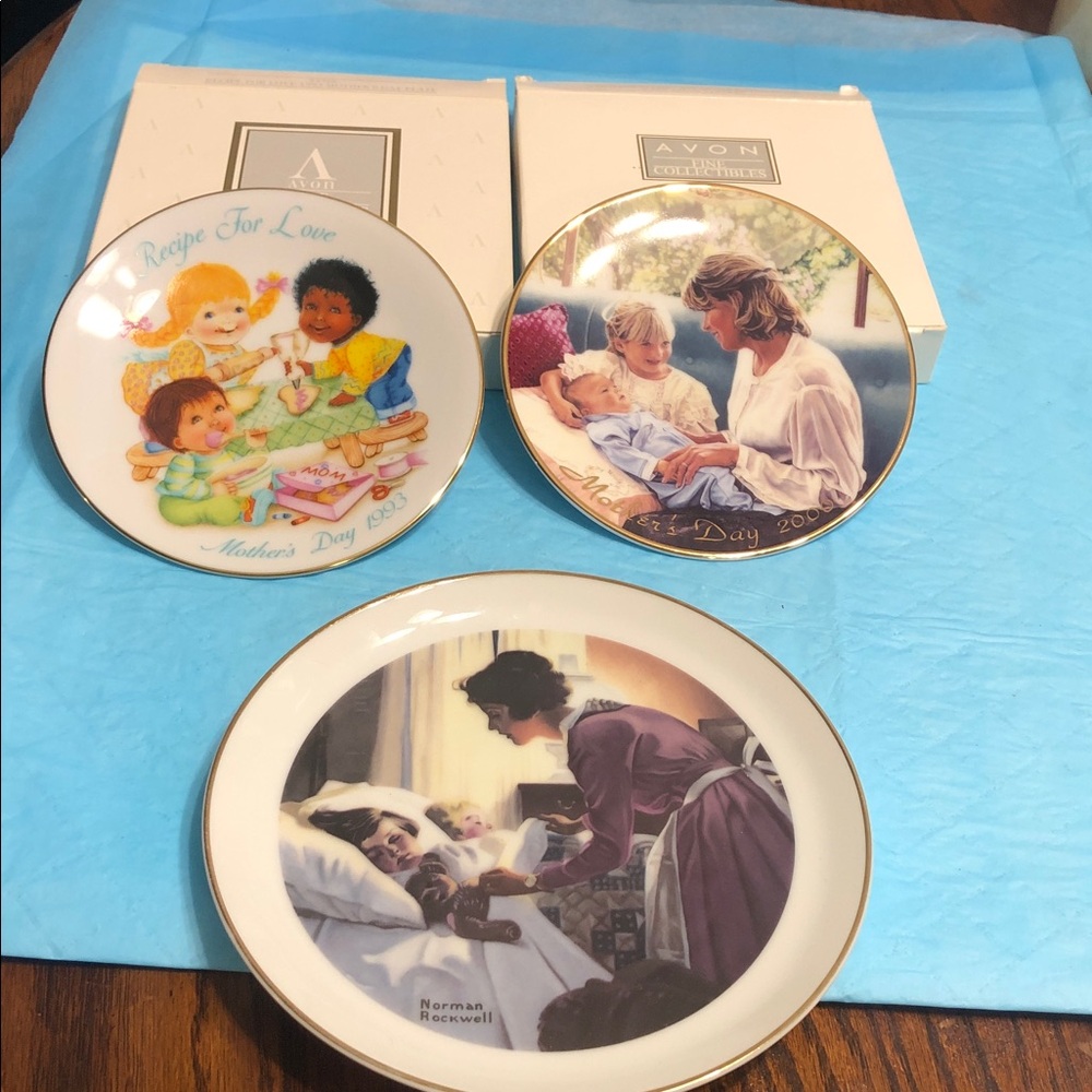 Avon Decorative Mother's Day Collector Plates - Pastel Multi and Gold Trim